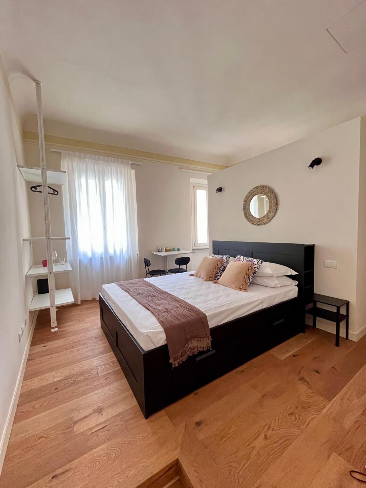 Apartment Stop&sleep Monolocali Essenziali A 5 Min Dagli Uffizi Florence