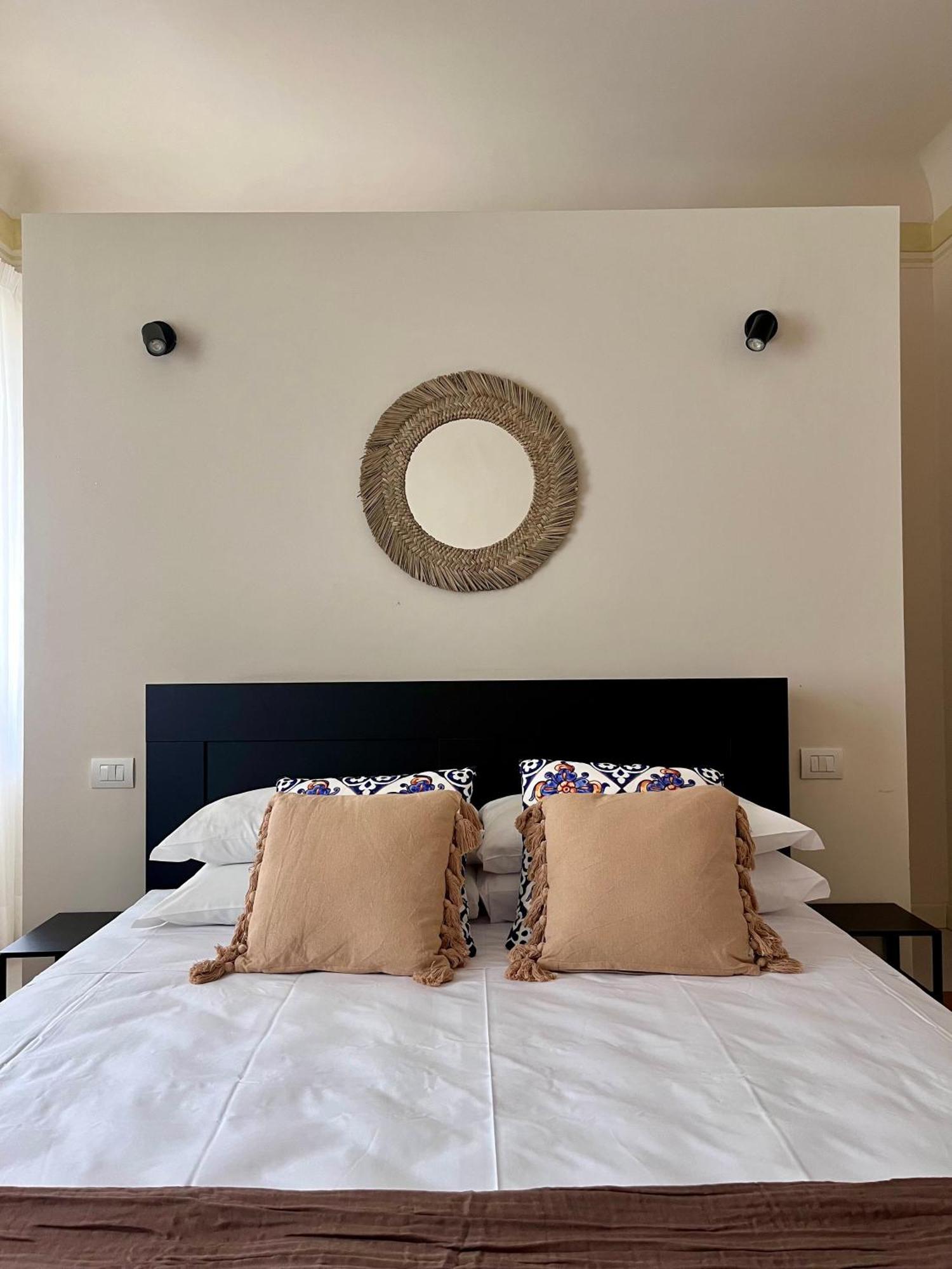 Stop&sleep Monolocali Essenziali A 5 Min Dagli Uffizi Apartamento