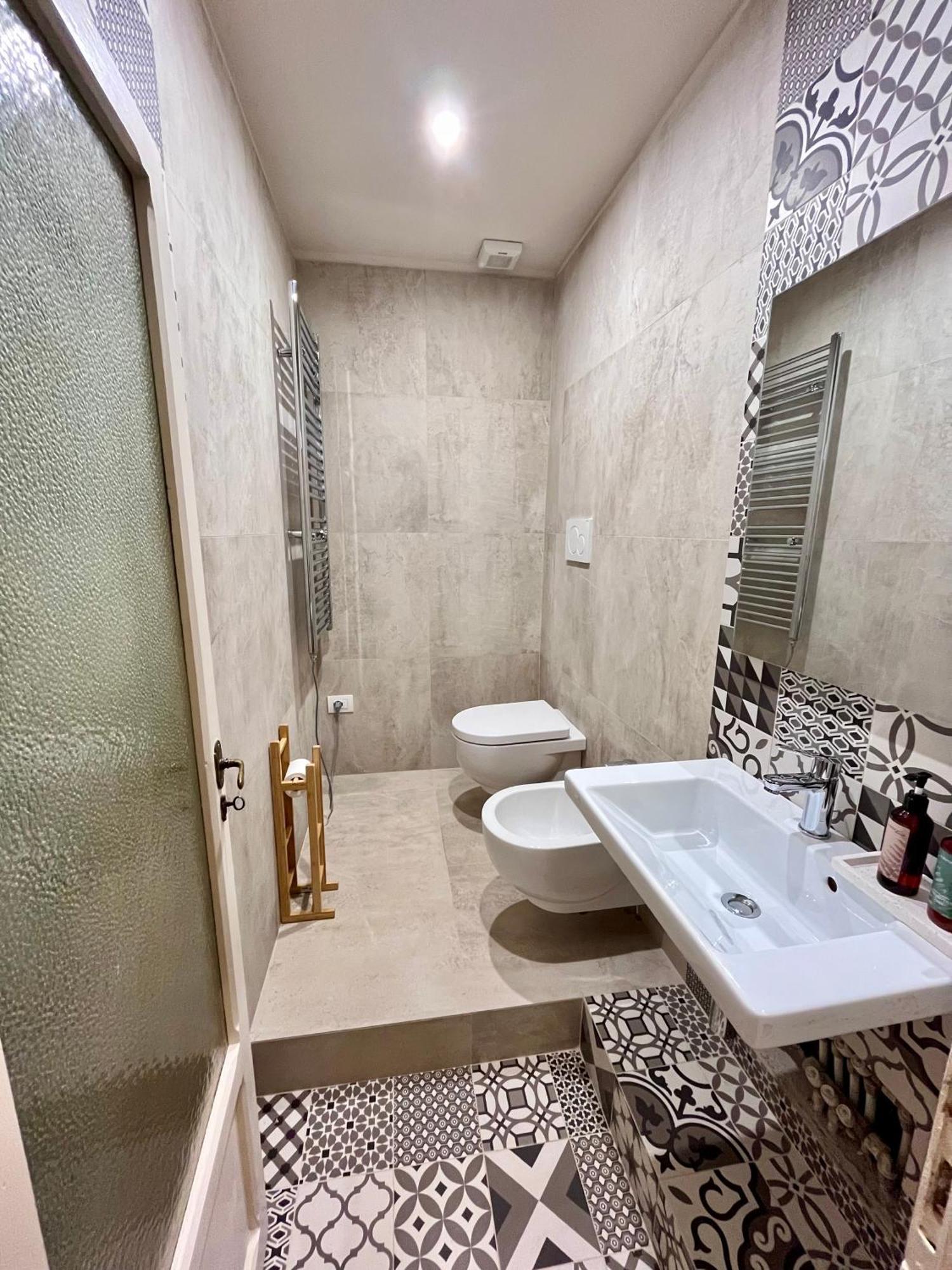 Stop&sleep Monolocali Essenziali A 5 Min Dagli Uffizi Apartamento Florencia